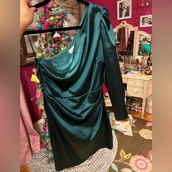 These Three Boutique Green Satin Dress | One shoulder satin dress - Picture 6 of 10